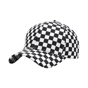 Cappellino da baseball classico a scacchi bianchi e neri con visiera curva in tela