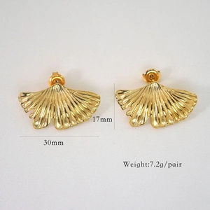 Detailed size specifications of 30mm x 17mm gold ginkgo leaf stainless steel stud earrings