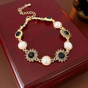 Vintage Artificial Pearl Rhinestone Bracelet Sunflower Design Elegant Alloy Gold Jewelry Adjustable Gift For Women Fashion