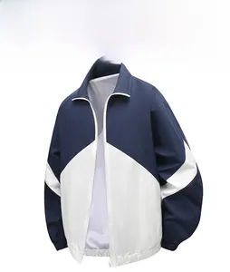 Detail van blauw-wit kleurblokjack met ademende mesh-voering en ontwerp met opstaande kraag