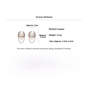 Détail des boucles d'oreilles à chaînes multicouches en cuivre avec tige en argent 925