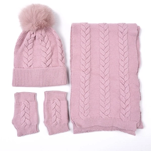 Ensemble 3 pièces en tricot rose avec bonnet à pompon écharpe et gants en maille torsadée