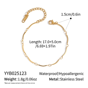 Detailed view of 18K gold stainless steel chain length, weight and material specifications