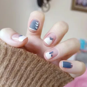 Press On Nails Short Square Round Blue White Heart Pattern French Style Wearable Artificial False Nail Tips