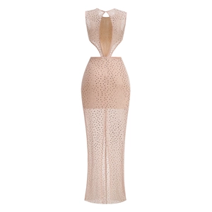 Vue détaillée de la robe en tulle nude avec strass étincelants et découpes à la taille