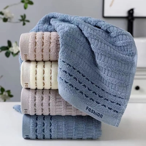 Βαμβακερές πετσέτες σε μπλε Morandi με κέντημα Fashion και μαλακή υφή παντού