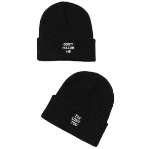 Ensemble de bonnets noirs en maille pour unisexe avec broderie blanche Don't Follow Me et I'm Lost Too