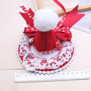 Mini cappello di Natale con fiocco rosso e pizzo bianco, visualizzazione misura 11 cm