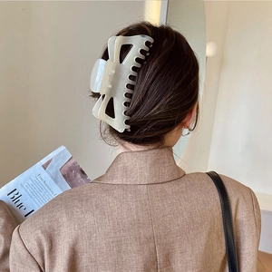Large Hair Claw Clip French Style Oversized Plastic Shark Clip For Women Hair Styling Accessories Simple Minimalist
