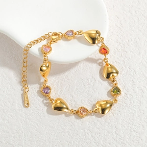 Bracelet coeur en acier doré avec pierres multicolores et fermoir mousqueton ajustable
