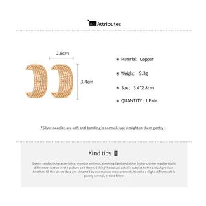 Detailed size chart showing 3.4cm height for golden mesh C-shaped hoop earrings