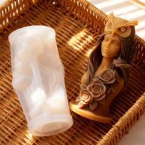 Moule en silicone pour bougie buste chouette rose aux textures florales détaillées