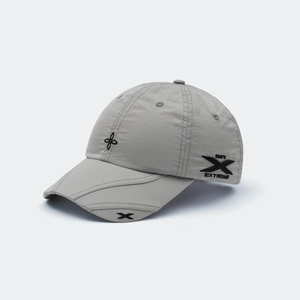 Casquette de baseball gris clair avec broderie noire SMFK EXTREME et motif de croix