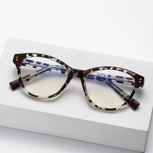 Retro Cat Eye Anti Blue Light Glasses Plastic Frame PC Lens Vintage Fashion Women UV400 Protection Rivet Decor