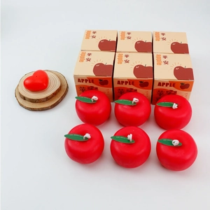 Vela perfumada de manzana roja realista con caja de regalo para Navidad y decor