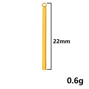 Detail showing a 22mm rectangular 304 stainless steel bar pendant weighing 0.6g