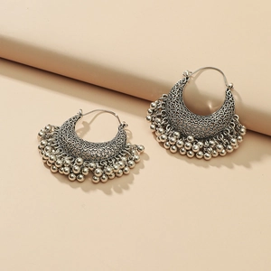Boucles d'oreilles bohèmes en argent rétro ajouré en forme de croissant avec perles