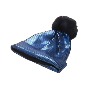 Berretto invernale da donna blu navy in maglia metallizzata con pompon in ecopelliccia morbida
