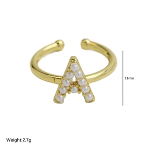 Verstellbarer 18k Messingring in A-Form mit Perlenbesatz für Damen in Gold-Finish
