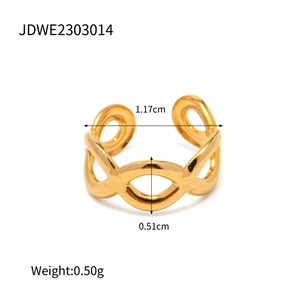 Détails et dimensions de la manchette d'oreille tressée plaquée or 18 carats