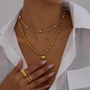Ensemble minimaliste de collier à cœur double couche et bagues en acier inoxydable