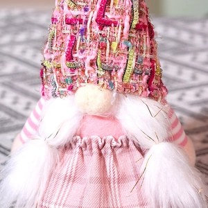 Gnome de Noël rose de style nordique avec longue barbe blanche et chapeau en tweed