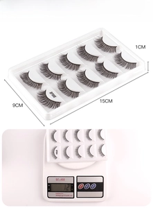 Detailed size measurement of 15x9x1cm and weight display for 5-pack natural eyelashes