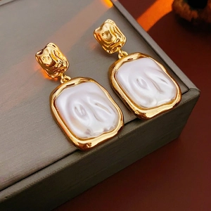 French vintage style wrinkled square metal earrings with white baroque pearls