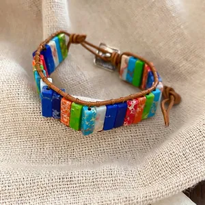 Bracelet ethnique en cuir tissé avec pierres naturelles rectangulaires et fermoir métallique