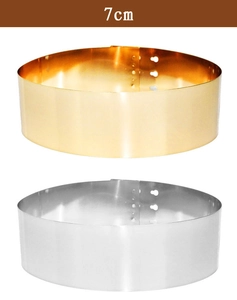 Detail view of 7cm wide metallic waist belts in polished gold and silver finishes