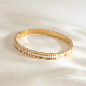Bracciale classico in acciaio inossidabile placcato oro 18K con zirconi rettangolari
