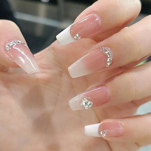 Ongles À Presser Faits Main Dégradé Français Forme Cercueil Avec Strass Et Breloques Papillon En Métal Couleur Argentée