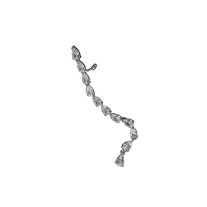 Elegante silberne Zirkon-Ohrringe im Wassertropfen-Design mit stilvoller geschwungener Form
