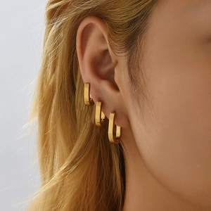 Classic 18K gold plated stainless steel oval hoop earrings for stacked ear styling