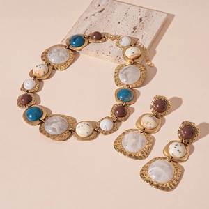 Retro hammered gold jewelry set with geometric colorful resin stones and earrings