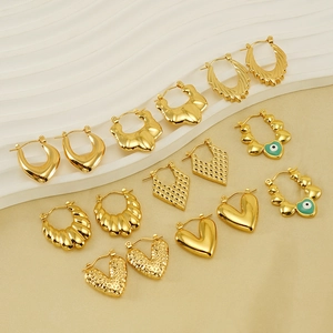 Detailed collection of 8 pairs of gold-plated vintage geometric hollow earrings for women