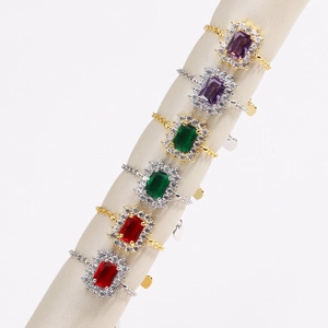 Adjustable chain ring set with rectangular gemstones in gold and silver plating