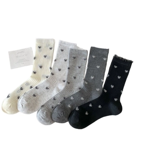 Five-pack set of thin breathable socks with black bow patterns in various grey shades