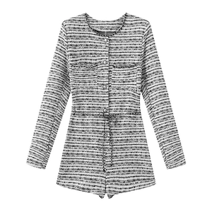 Combishort en tweed style français pour femme avec manches longues et boutons métalliques