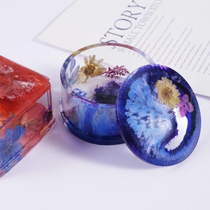 Coffret de rangement fait main en résine transparente avec fleurs séchées et couvercle
