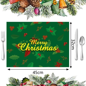 Detalle del mantel individual de Navidad con texto Merry Christmas y medida 45x32cm