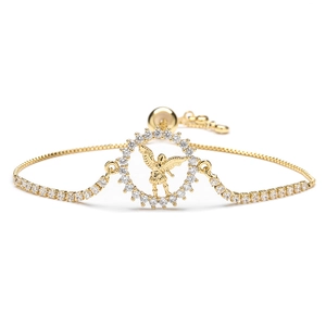 Verstelbare gouden armband met St. Michael engel hanger en zirkonia steentjes
