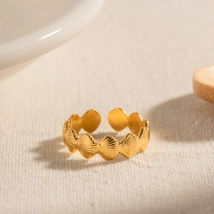 Minimalist 18K gold plated stainless steel open ring with continuous scallop texture