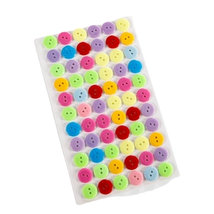 Bottoni rotondi colorati in plastica a 2 fori per cucito e decorazioni fai da te