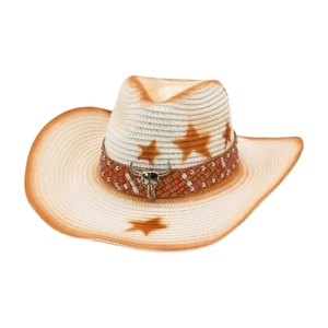 Chapeau de cow-boy en paille avec motifs d'étoiles et ornement de tête de taureau