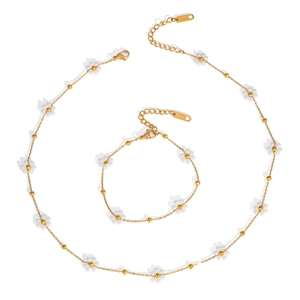 Parure de bijoux en acier inoxydable doré avec fleurs blanches tissées collier et bracelet