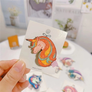 Graziosa molletta per capelli a forma di unicorno glitterata con sfumature vivaci