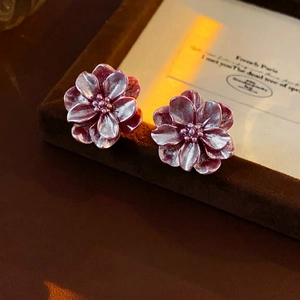 French vintage double-layered resin flower earrings with retro purple floral design
