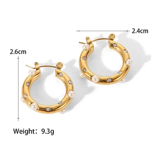 Detail view of 18K gold hoop earrings with white pearls and zircons, size 2.6x2.4cm