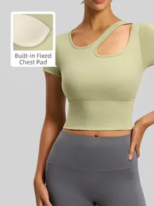 Top yoga verde monospalla con imbottitura integrata e design con scollatura